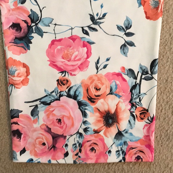 Floral Pattern Skirt - Picture 3 of 3